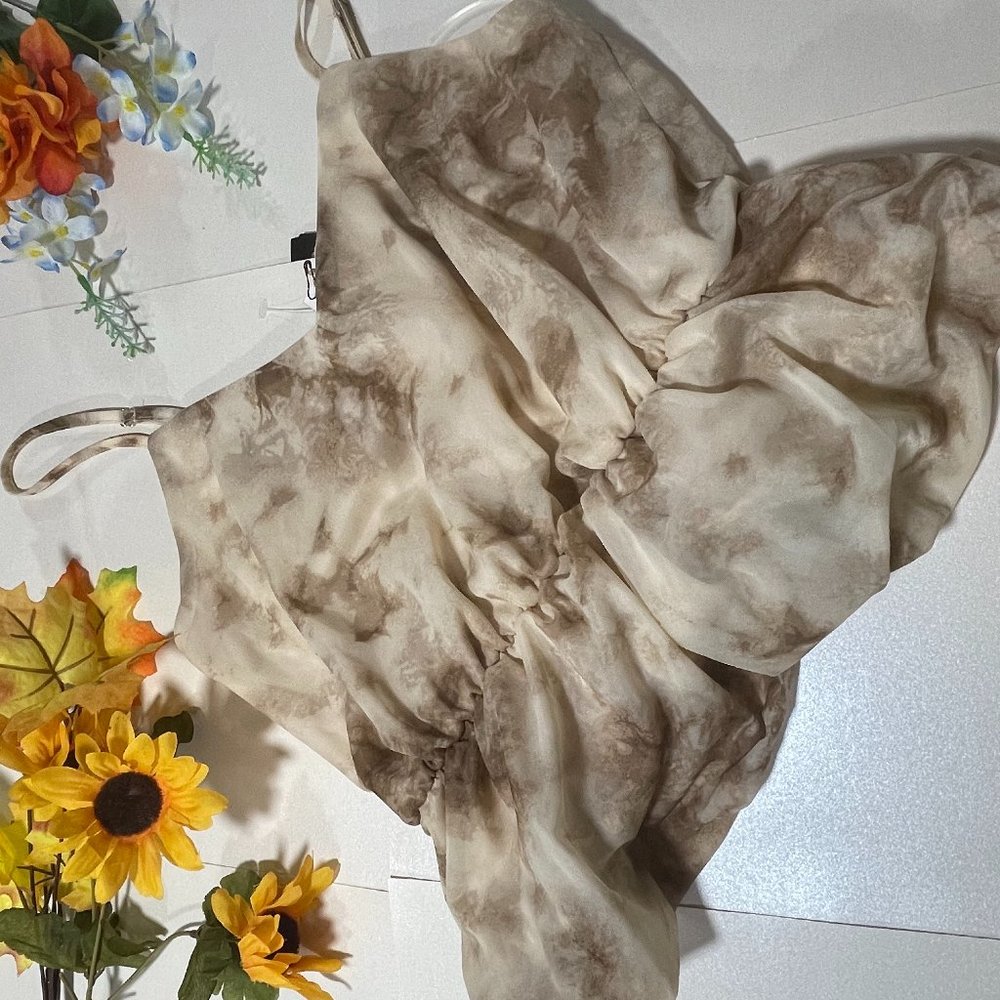 Women’s Moon River Top Cropped Top Size Small Flowy Bottom White And Light Brown